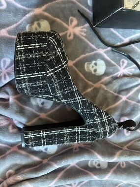 Fashion Nova Black & White Tweed Platform Heels
